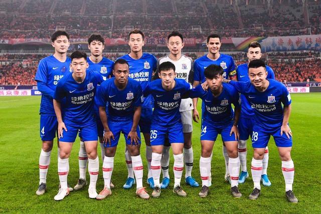 位年轻中场 位年轻中场