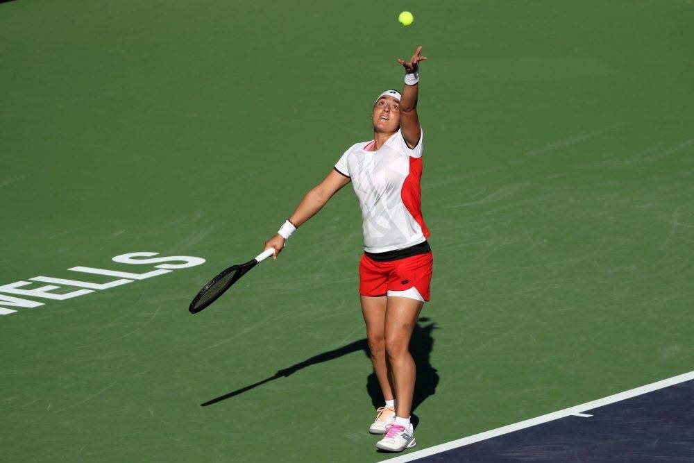 NBA历史巅峰对决，5位超级巨星可与詹姆斯等价交易